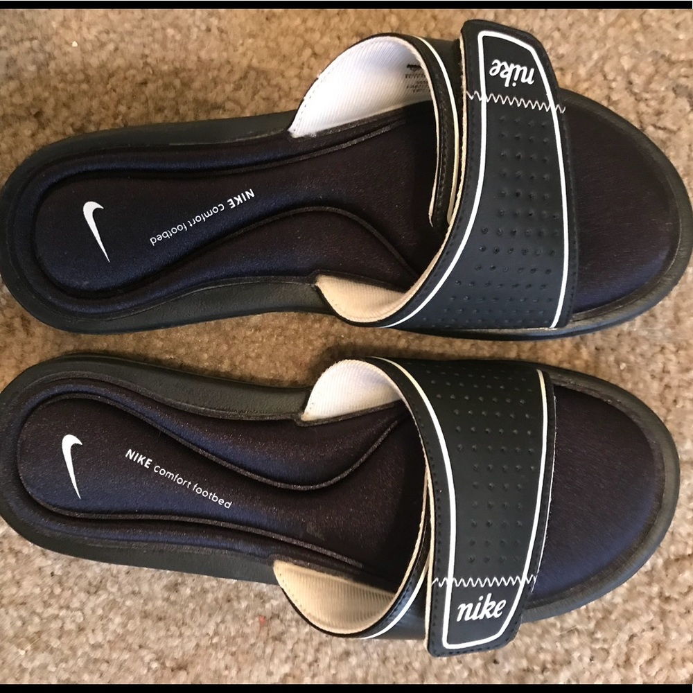 Brand New Nike slides